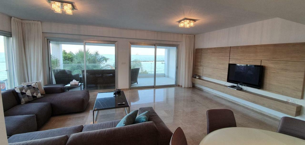 Ferienwohnung Pegasus Beach Front Limassol Exterior foto
