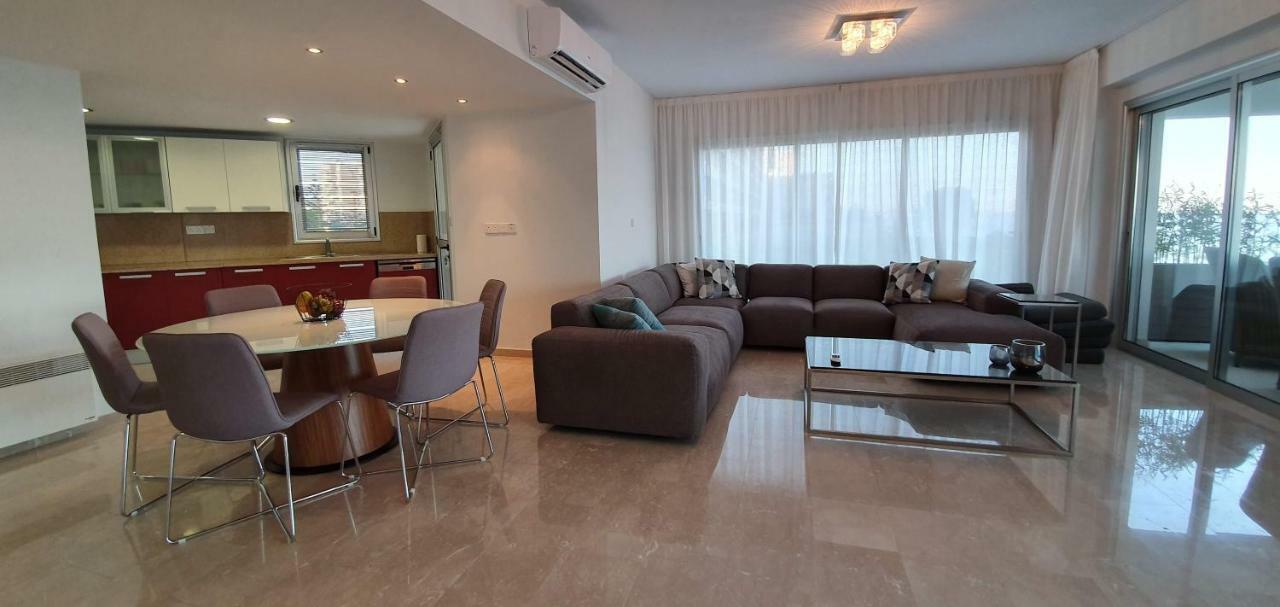 Ferienwohnung Pegasus Beach Front Limassol Exterior foto