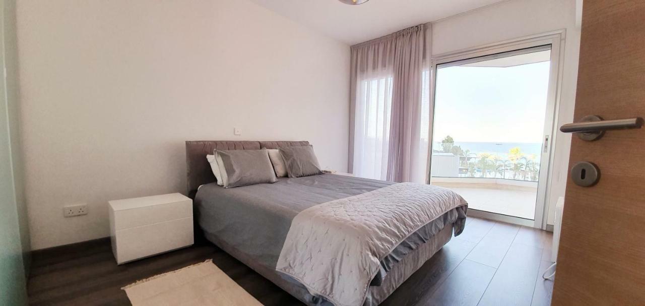Ferienwohnung Pegasus Beach Front Limassol Exterior foto